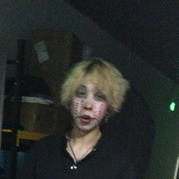 小东西抓到你了