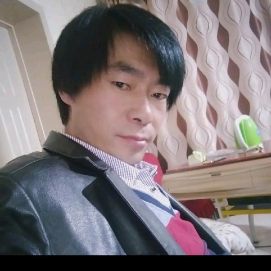 帅气老男孩👦