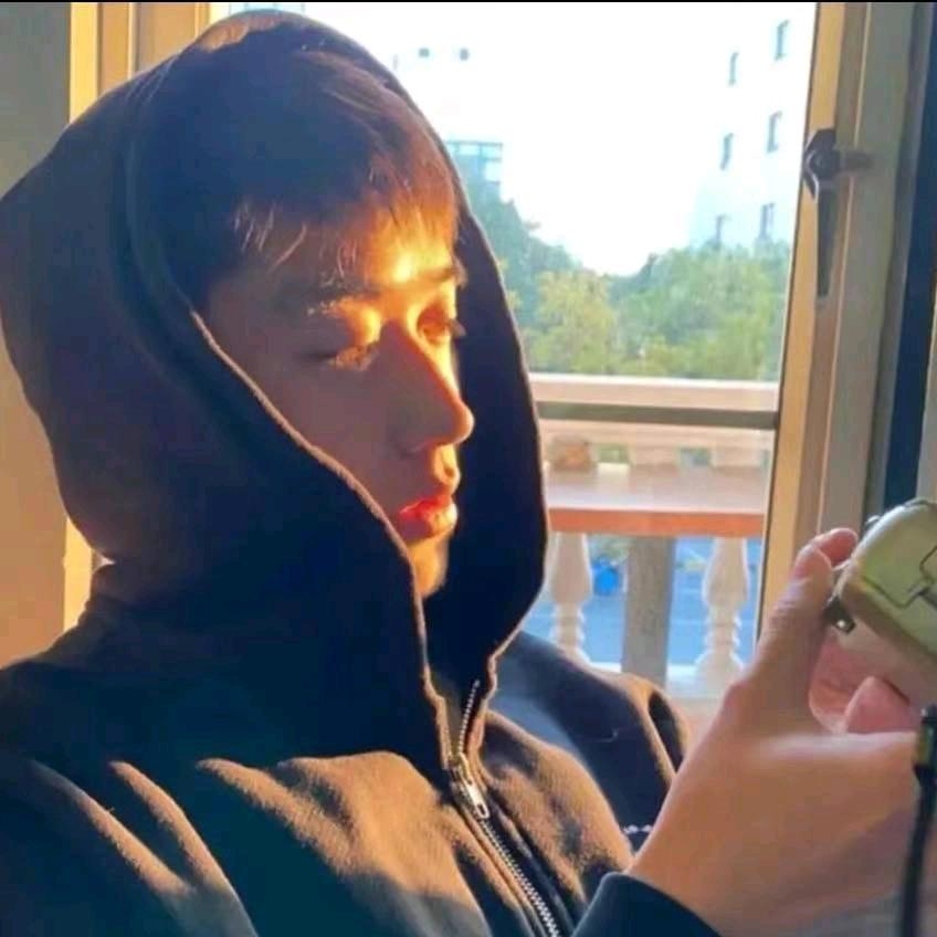 爱喝蜂蜜的熊🐻