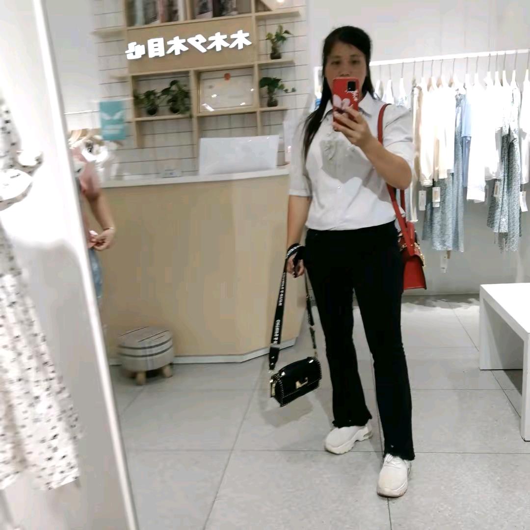 心伤的女人