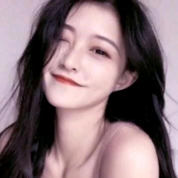 被神明偏爱的少女