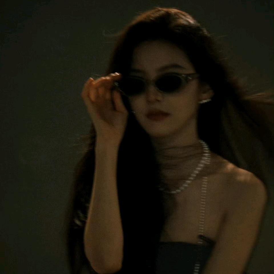 鼻梁骨上点个痣