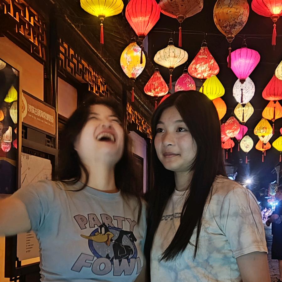 啥也不说