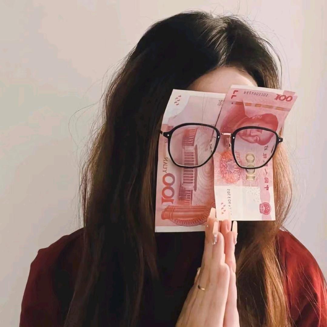 稳稳盈头像