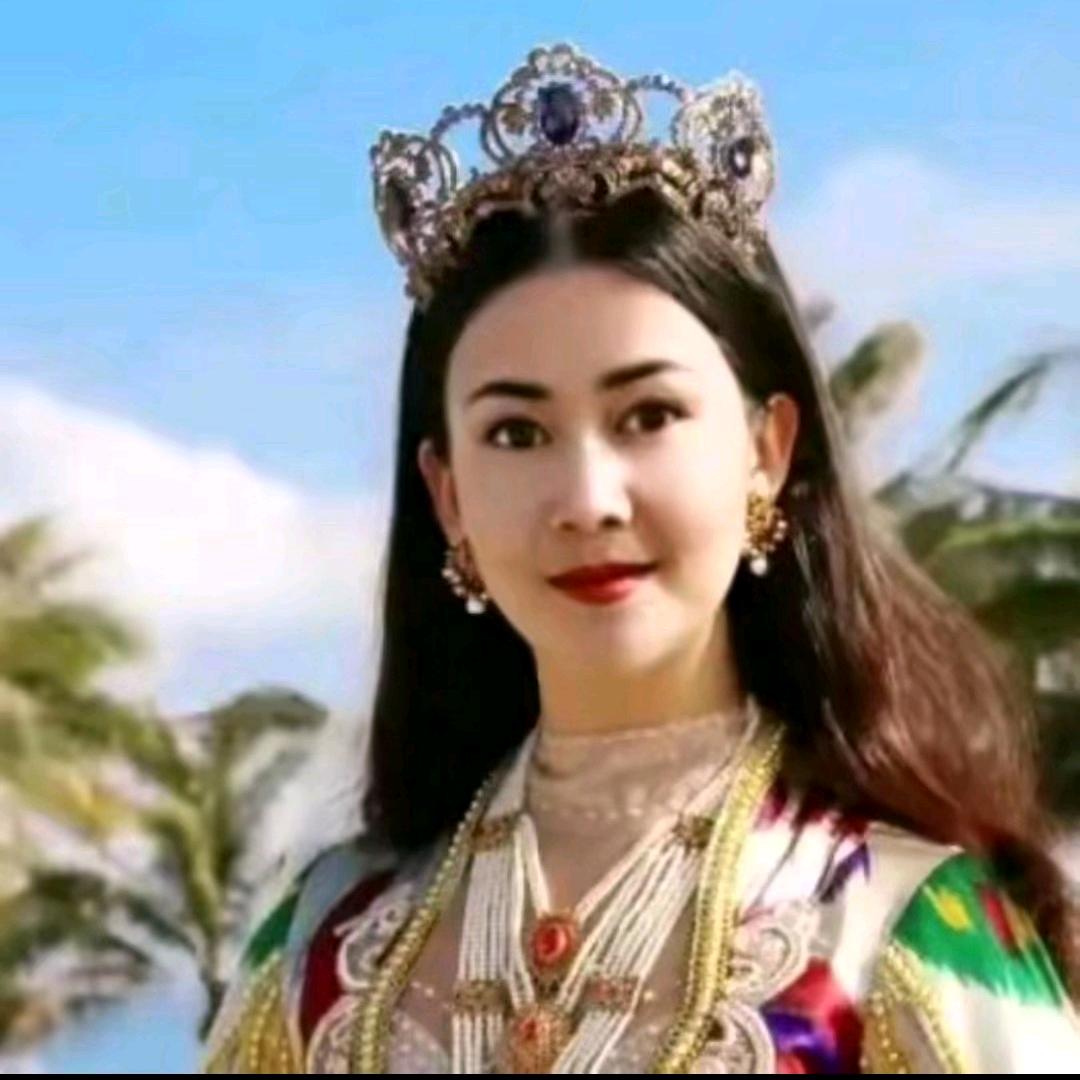 左热古丽