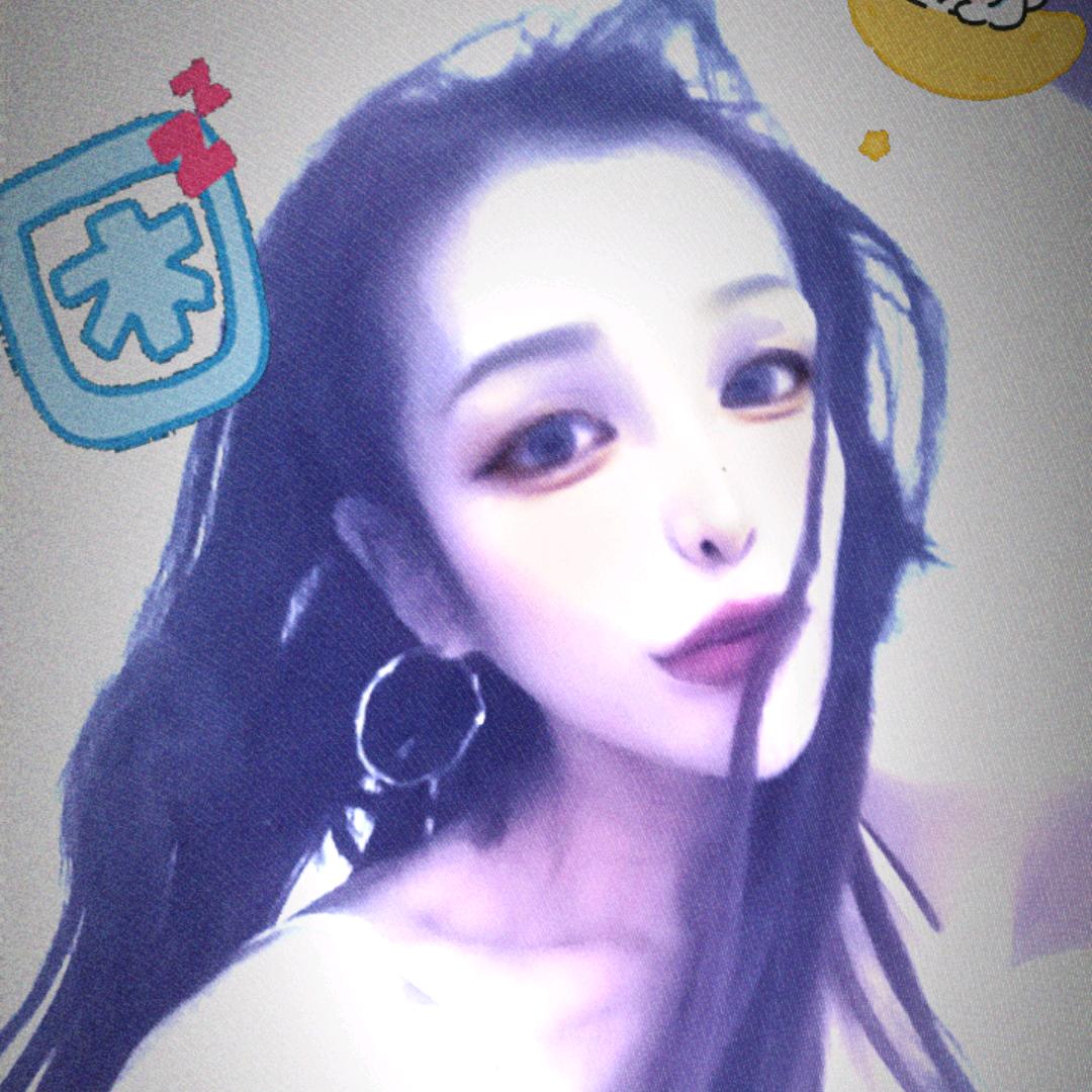 天使路灯下的小女孩