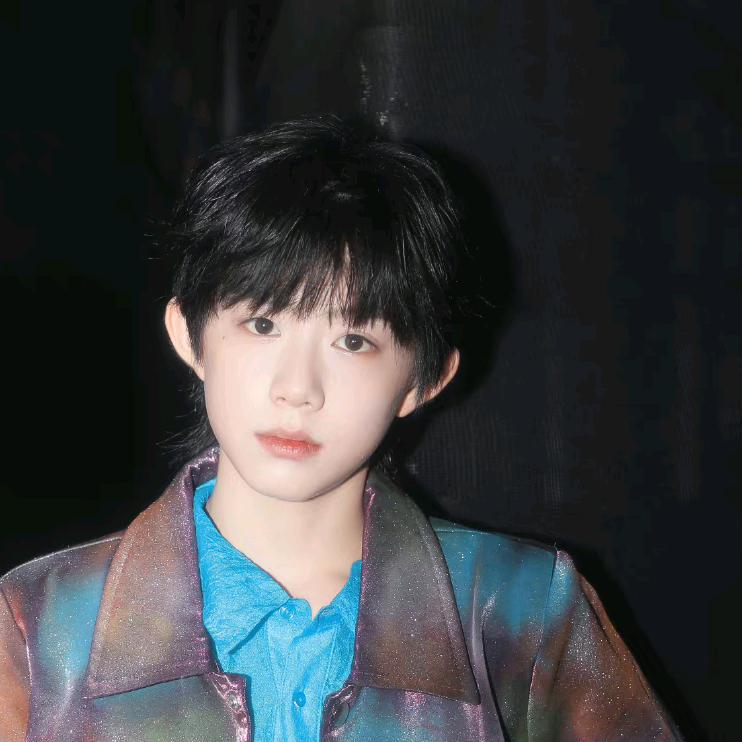 奕祉小狼^头像