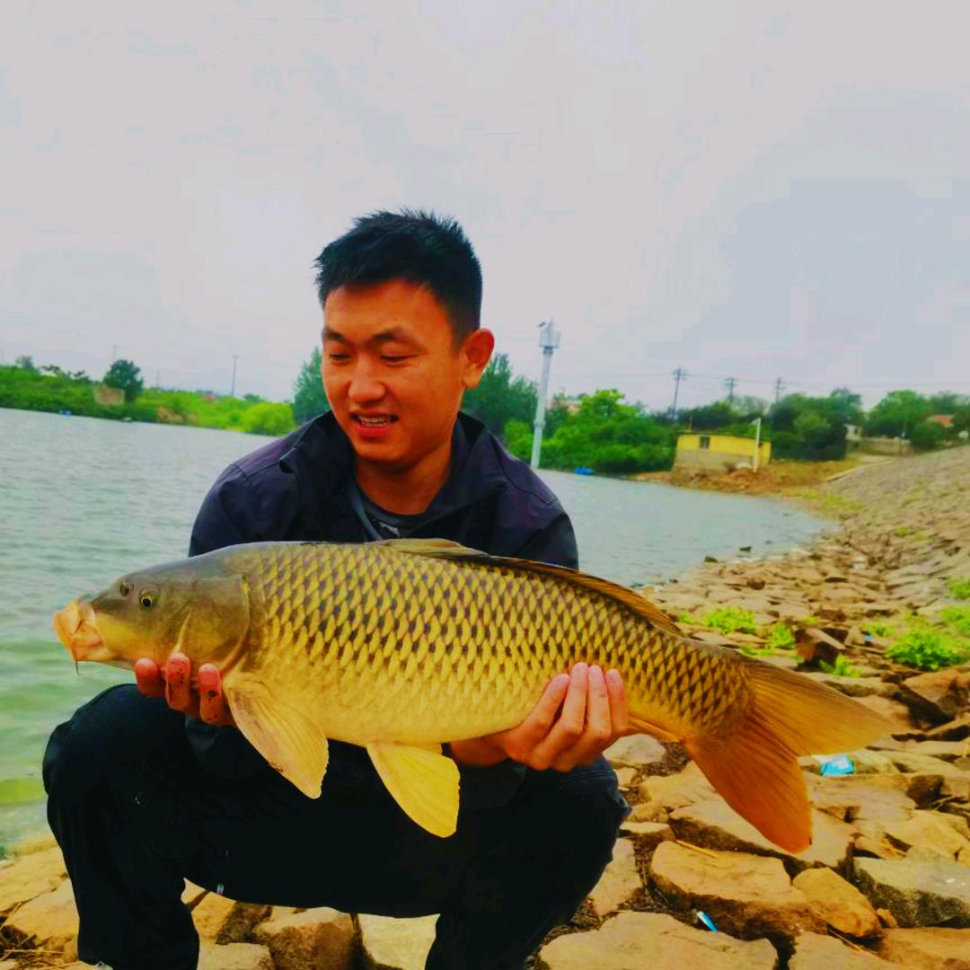爱钓鱼的阿帅