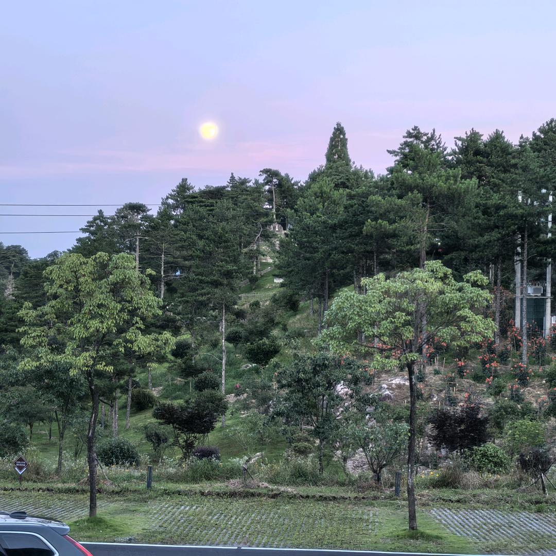 深秋晚霞