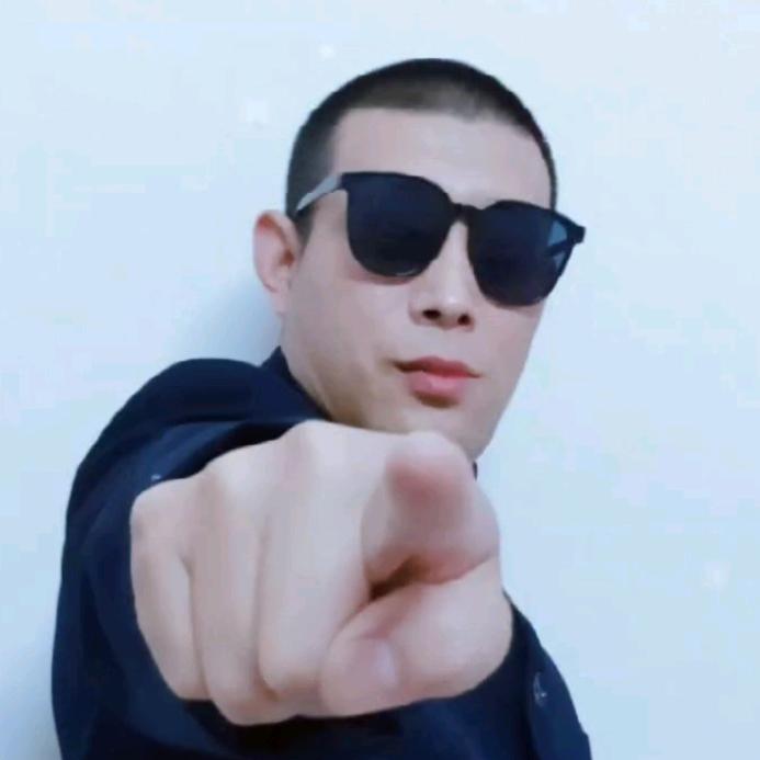 ✰👉ಇ᭄熊孩子💫