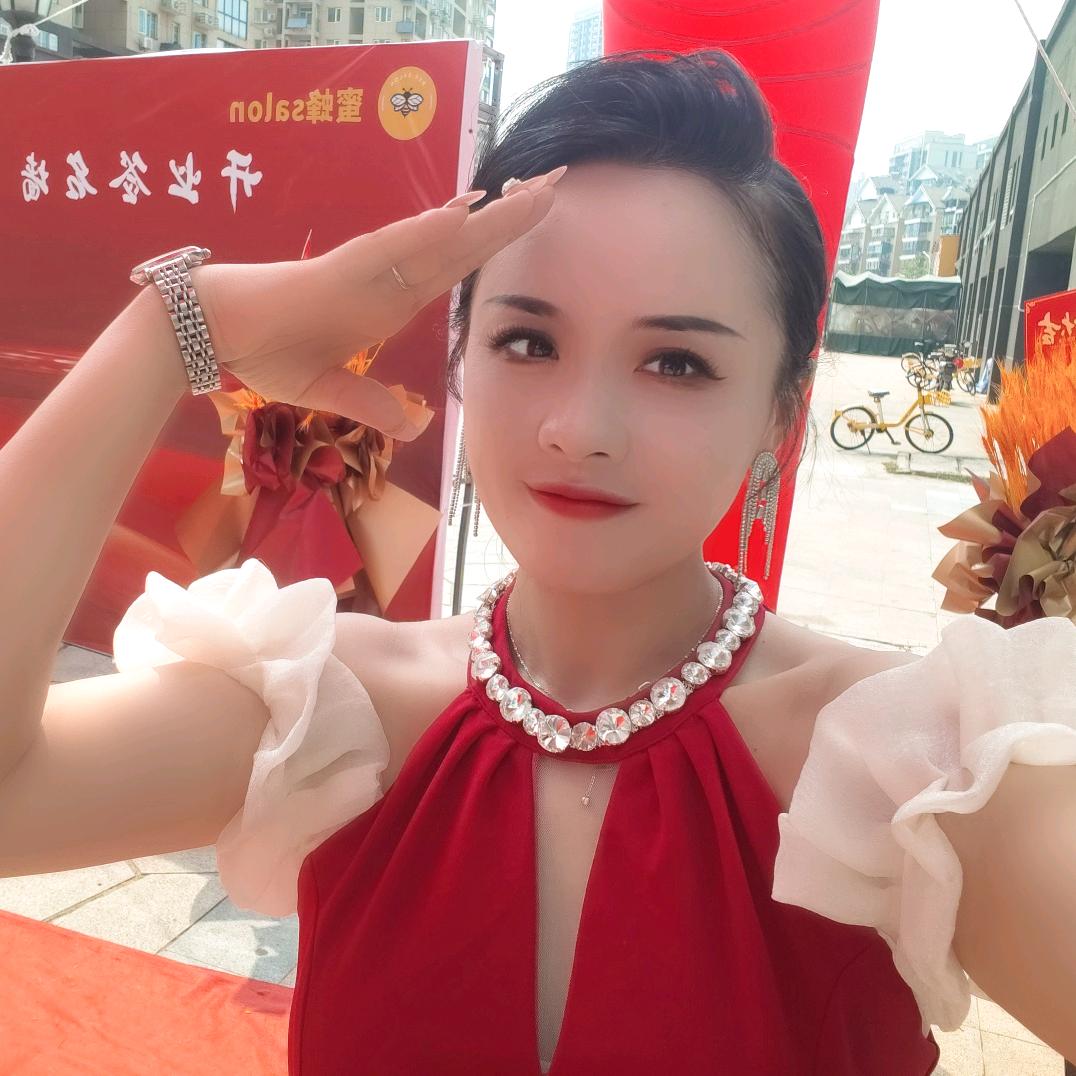 🌈主持人 胡霞