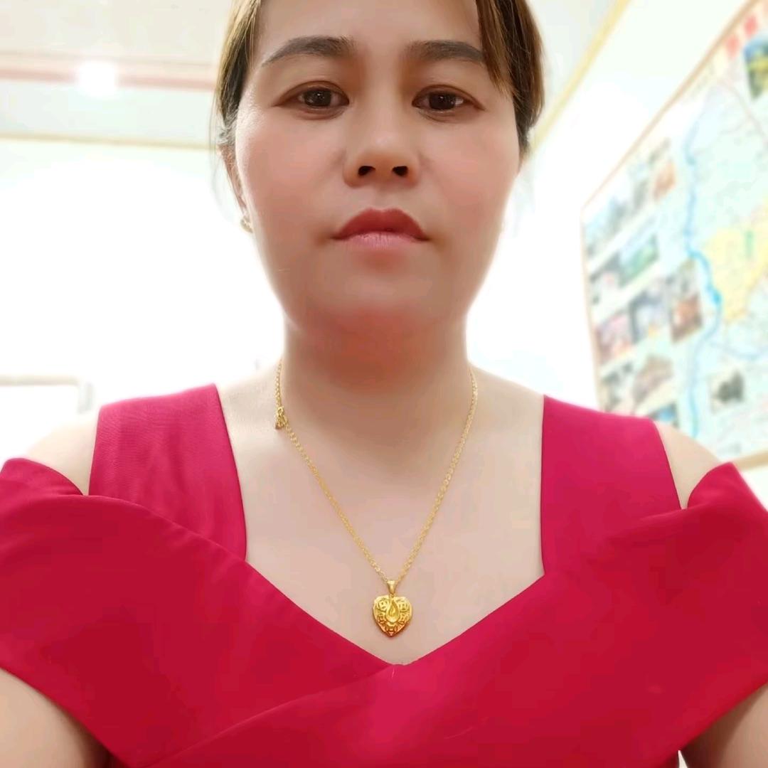 何姐