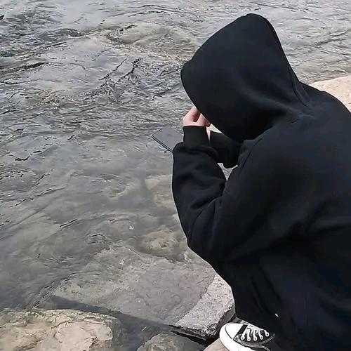 爱穿束脚裤