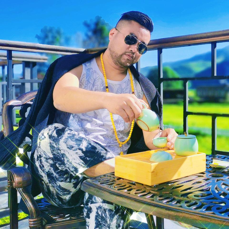 爱喝茶的康巴人