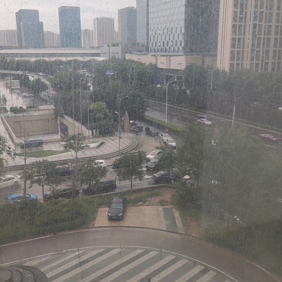 吃饭多多的