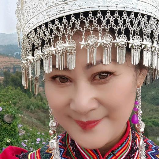 李华丽烟盒舞爱好者（非遗传承人）