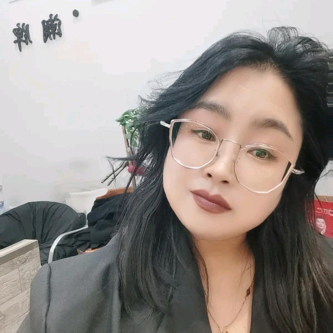 赵筱妞潮牌休闲大码女装零售+批发