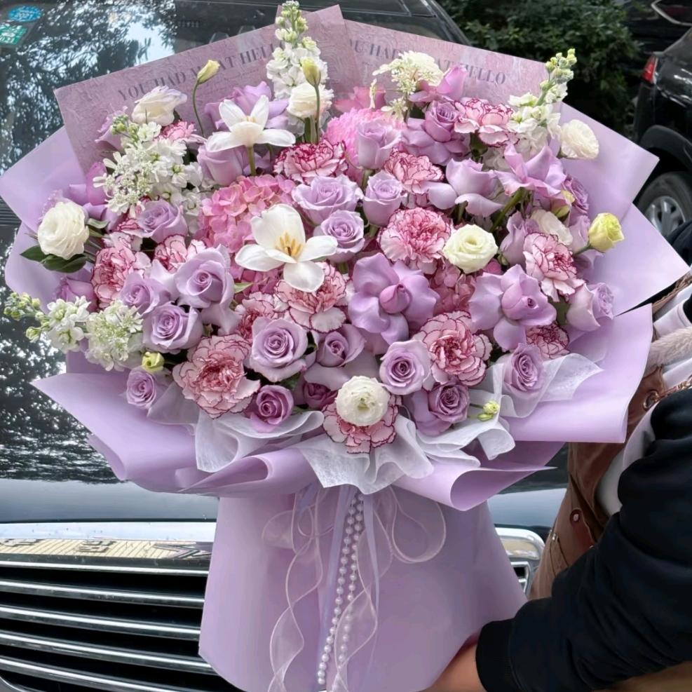 菠萝菠萝花艺工作室