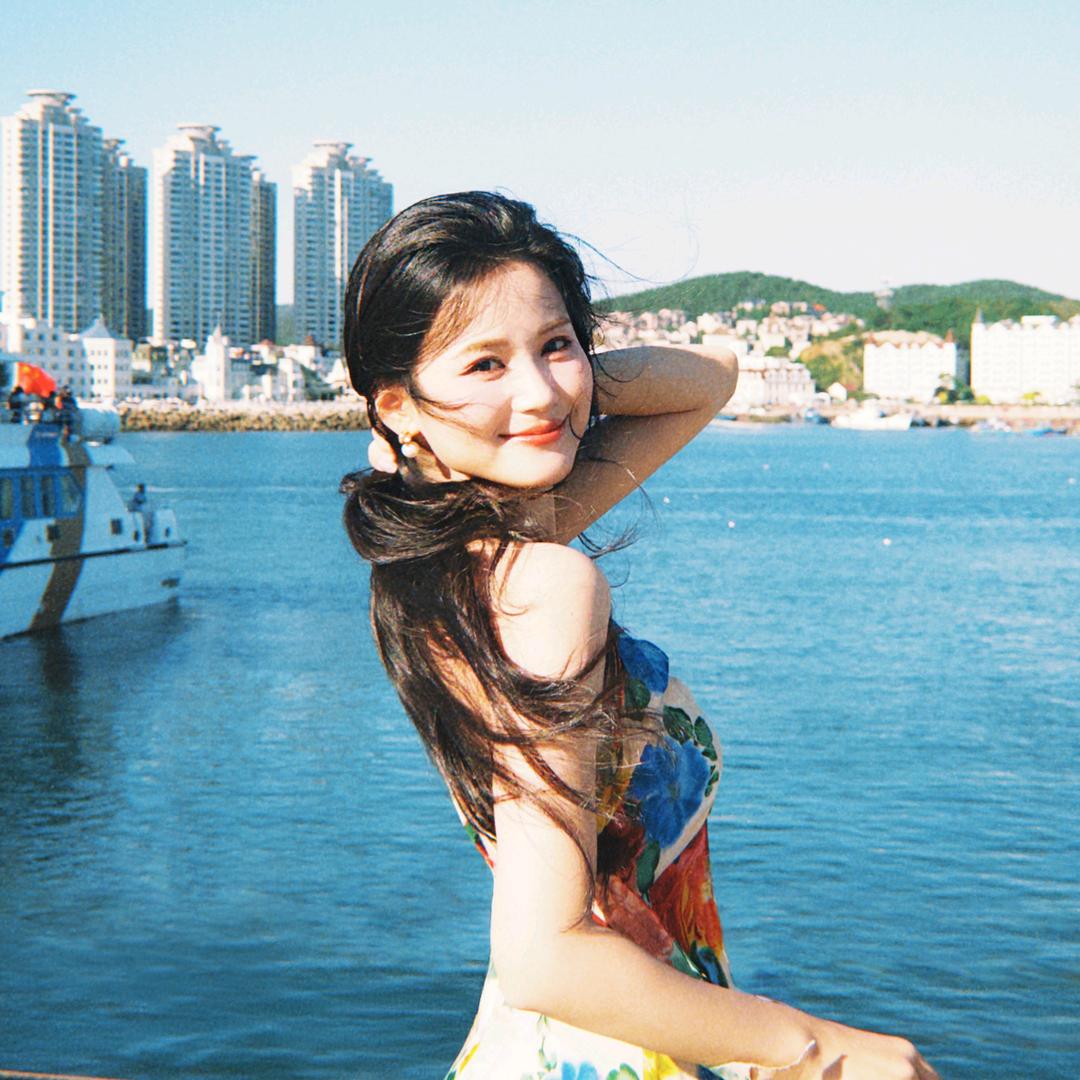 于是李李
