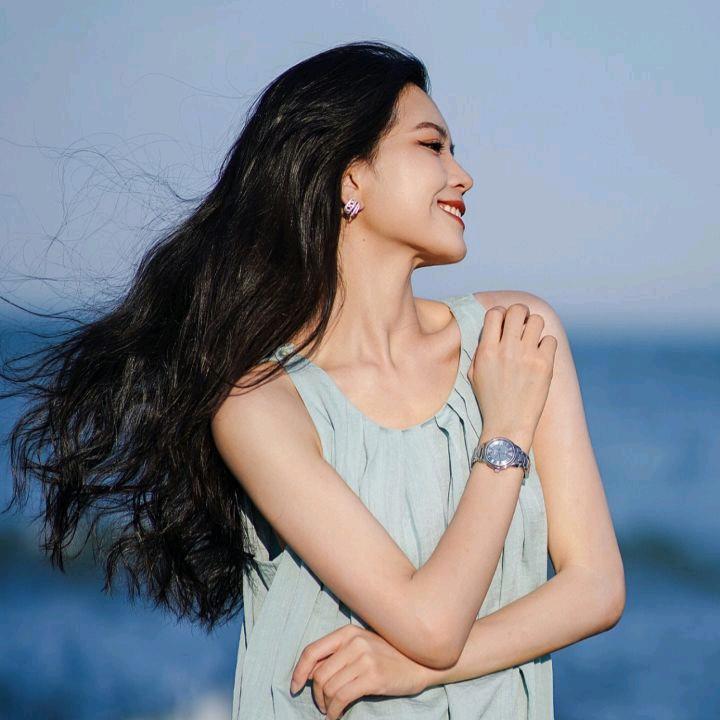 一只眼看红尘。