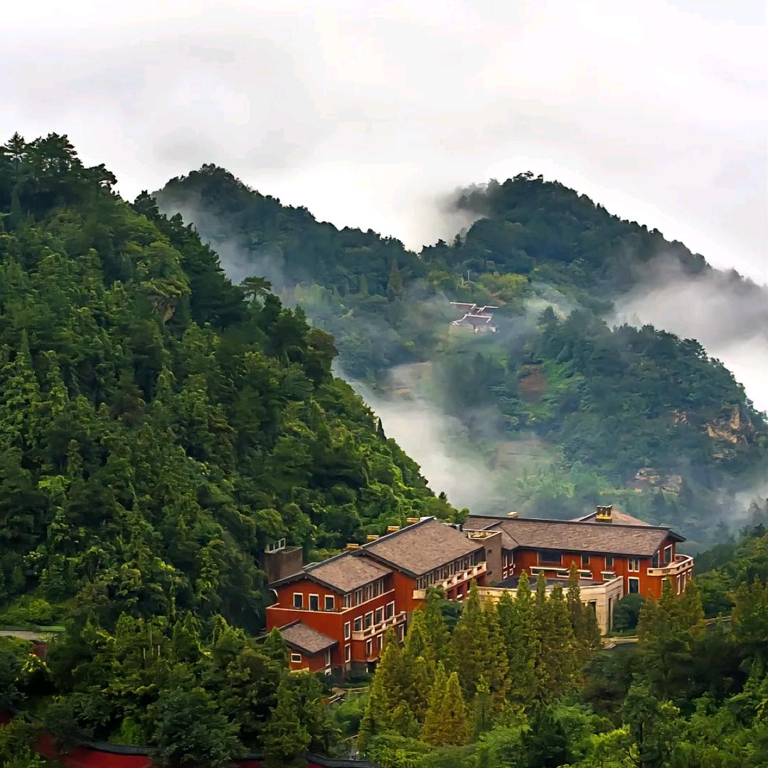 清山明月
