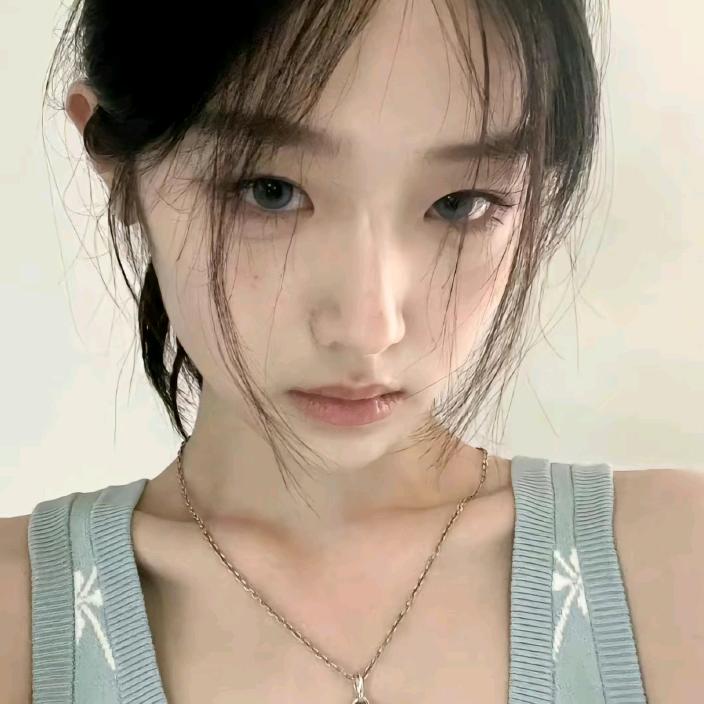 77 ୧꒰•̀ᴗ•́꒱୨