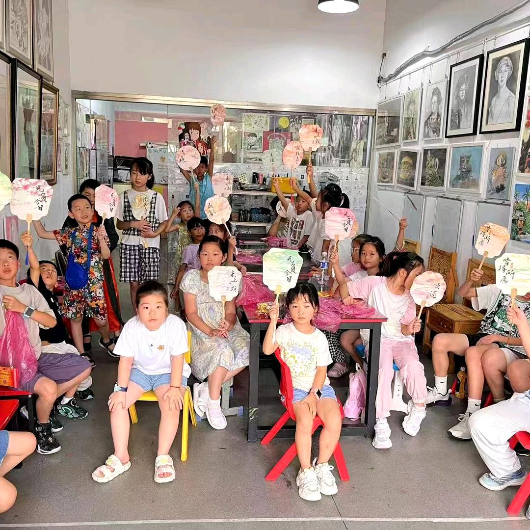 云画室凤凰新城实验小学隔壁