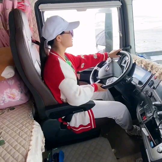 姚姐（挂车女司机）