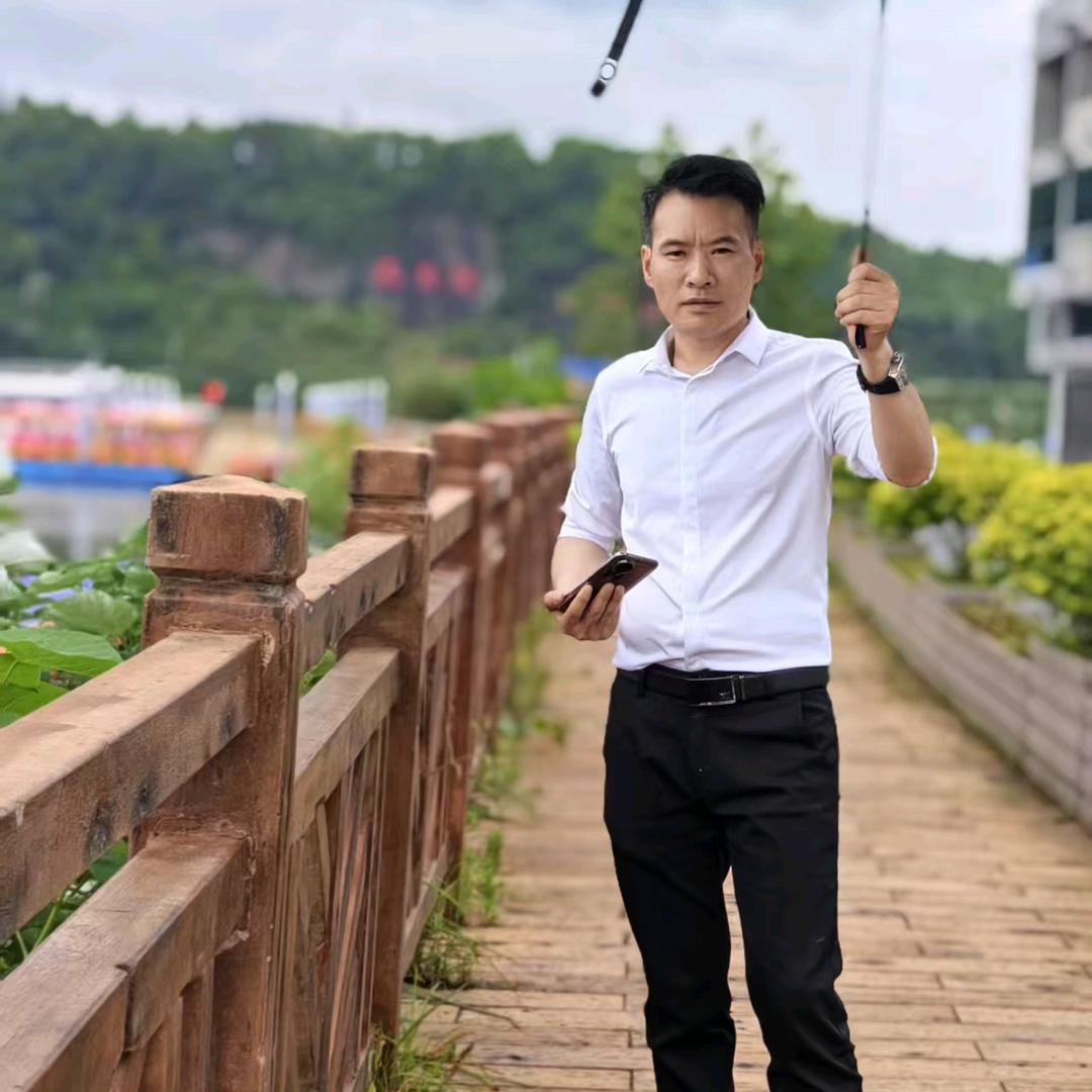 邱勇jun(部chang)，