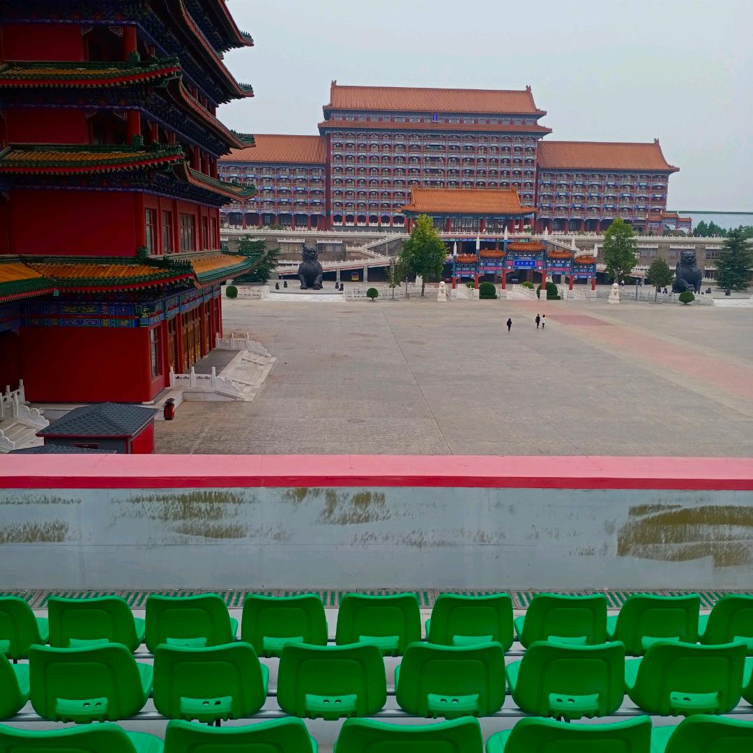 管的宽。