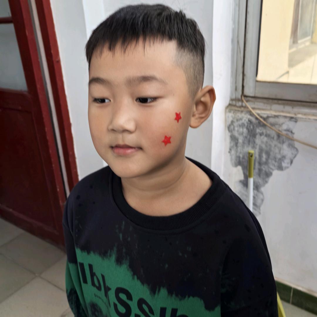 小墨墨