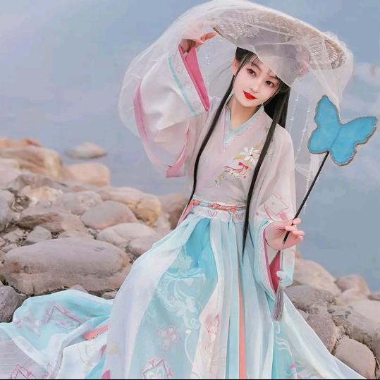 秦菇凉💫