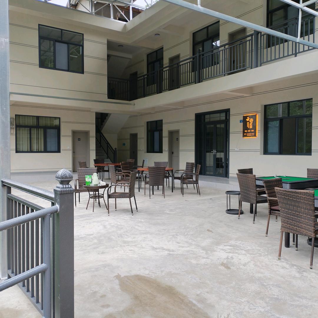 深山老林的养蜂人（云舒）