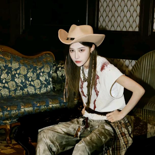 小庆运气好（破1万粉剃光头）