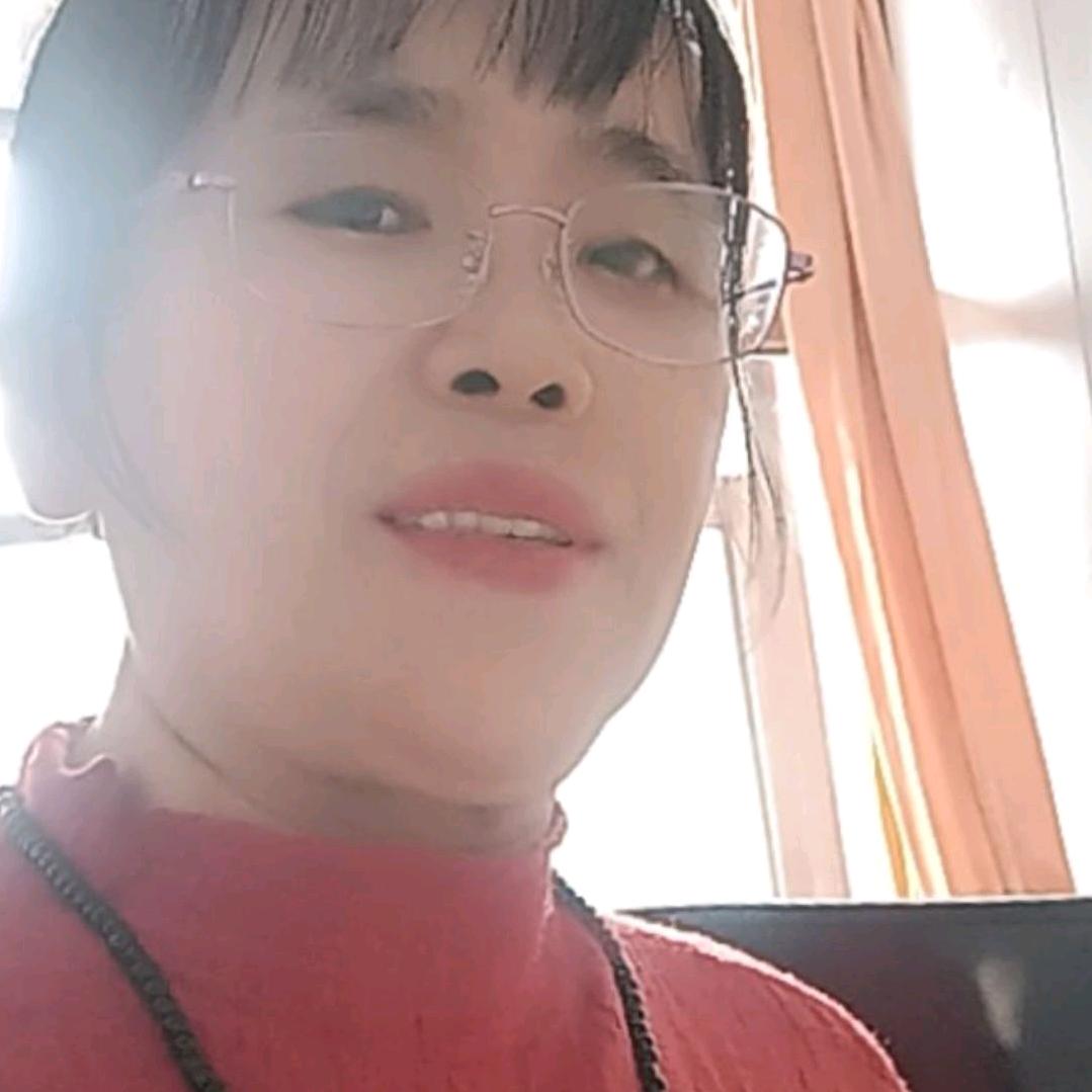 谭玲