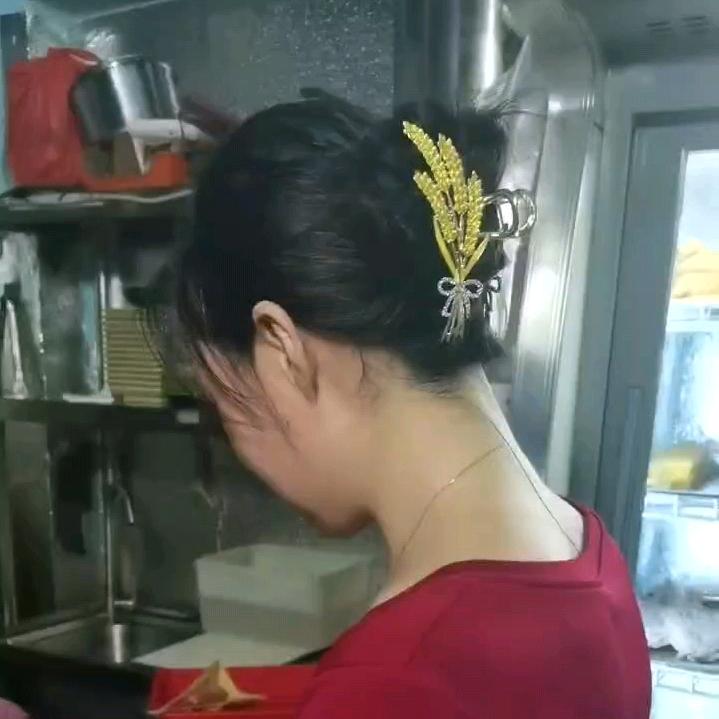 别拿我的笑颜🌴去当你的玩笑