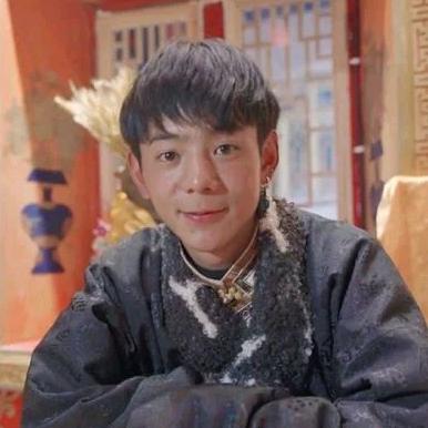 运与鸿天齐蛊