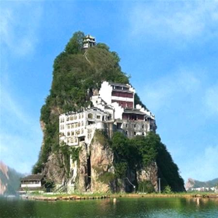 天高云淡