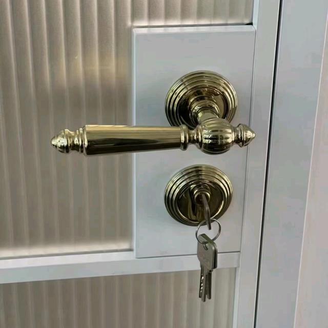 杭州领冠铝门配件部