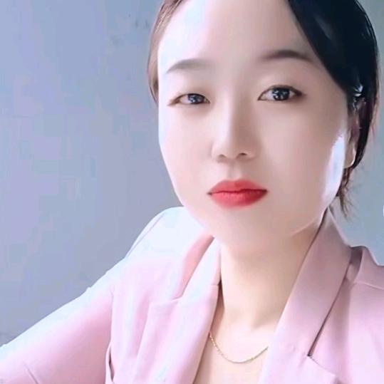 爱丽丝👩‍❤️‍💋‍👨