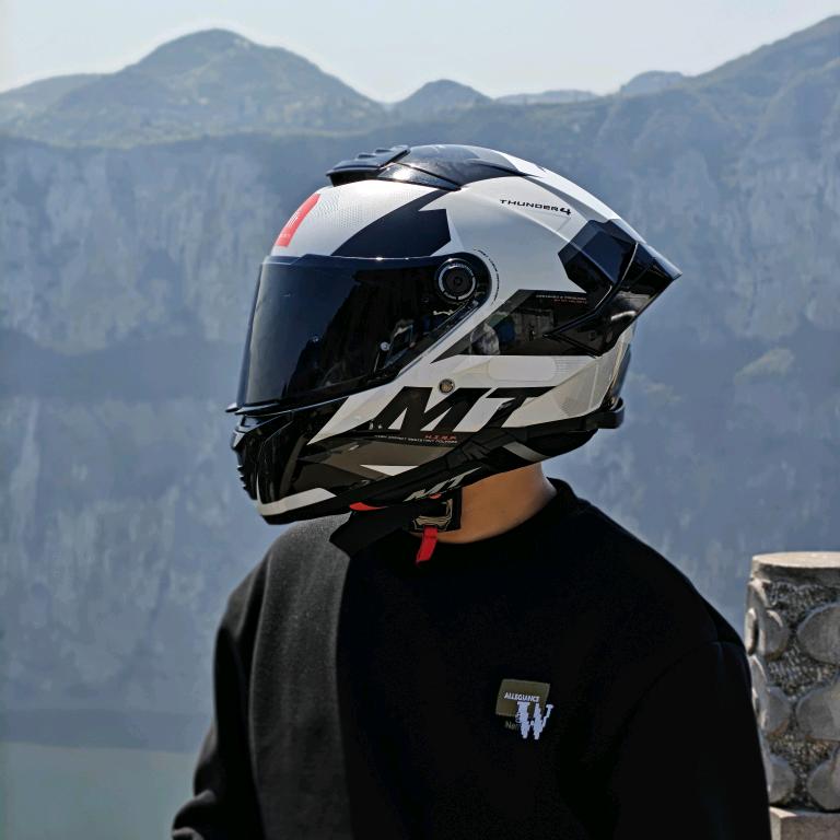 花有重开日人无再少年