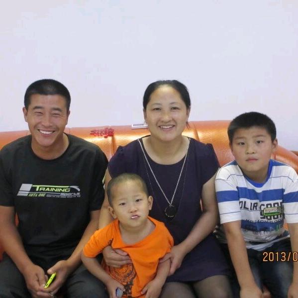 快快乐乐一家人