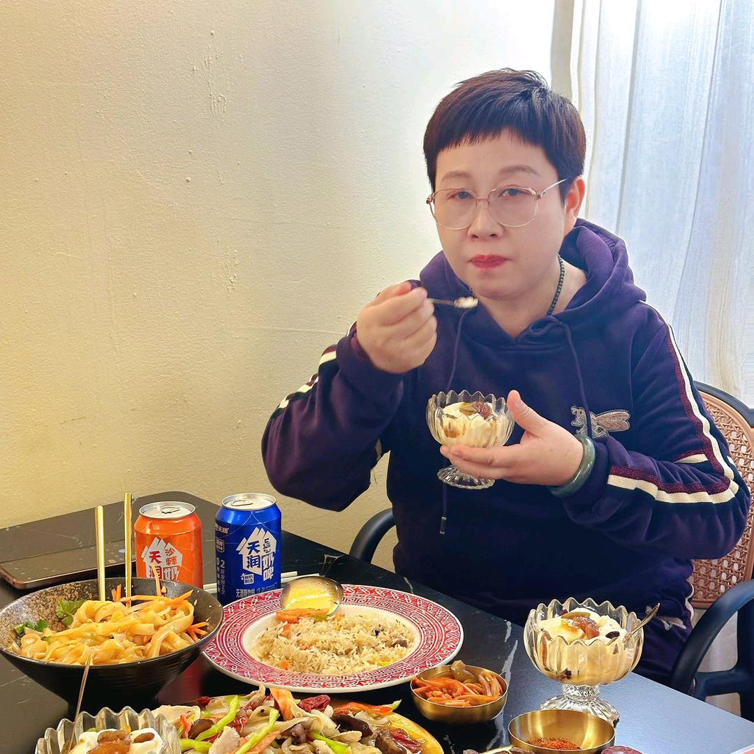 艺万姐