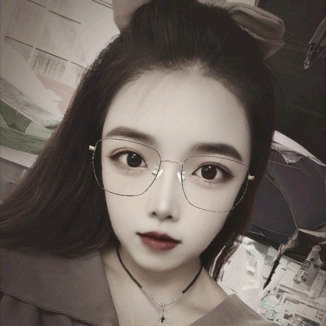 小苗爱吃榴莲