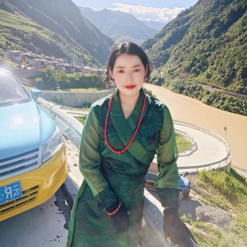 丁真央拉