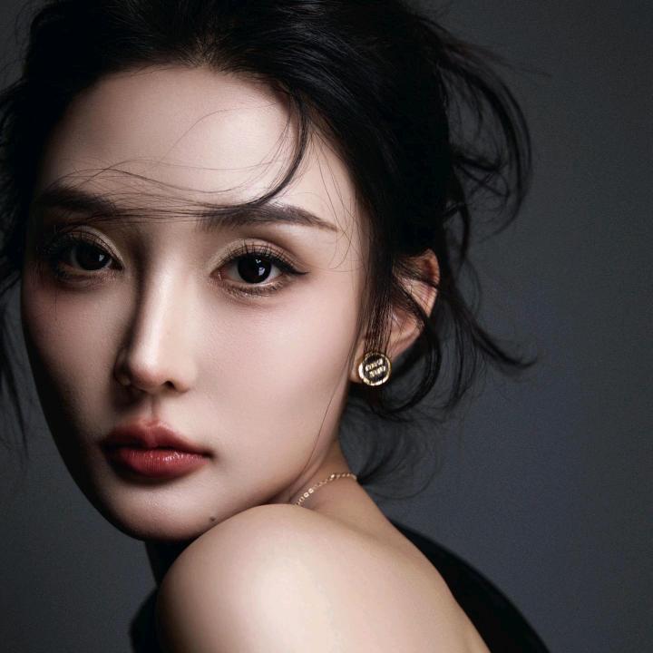 李予诺（穿搭精选）