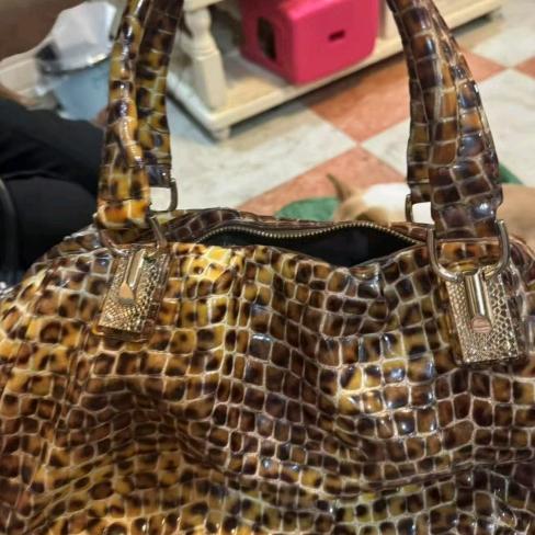 曹佳个性箱包生活坊