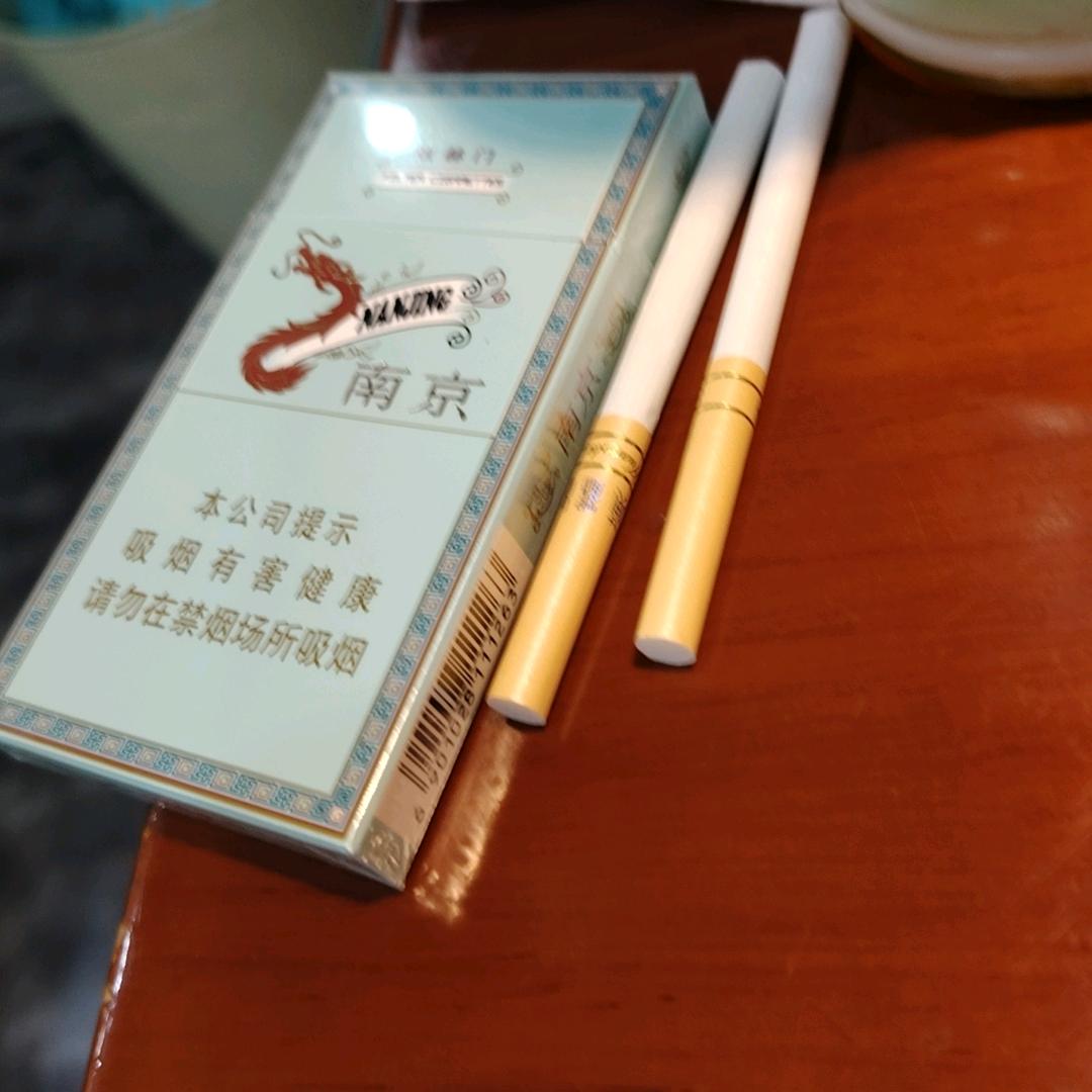 小尬