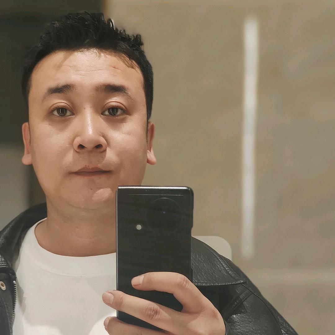 潮牌形象小于