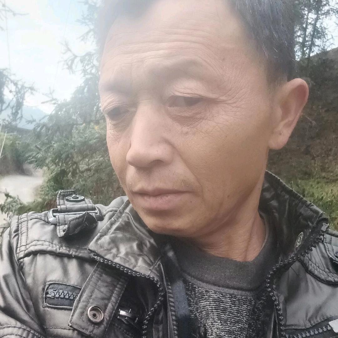 雨后现彩虹清清